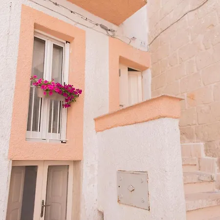 Almami Loft & * מונופולי