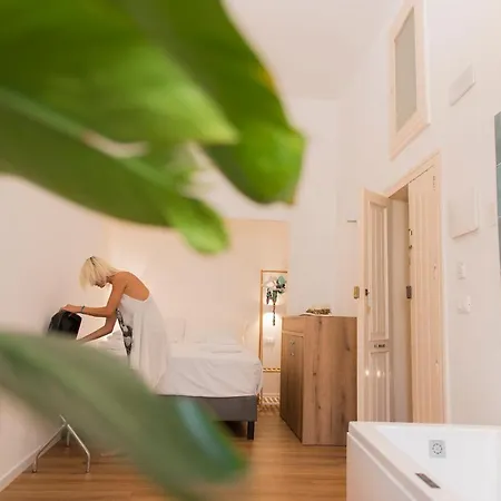 Almami Loft & מונופולי