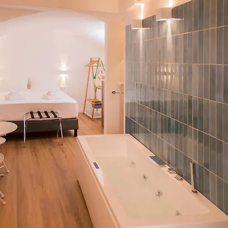 Almami Loft & Apartman *